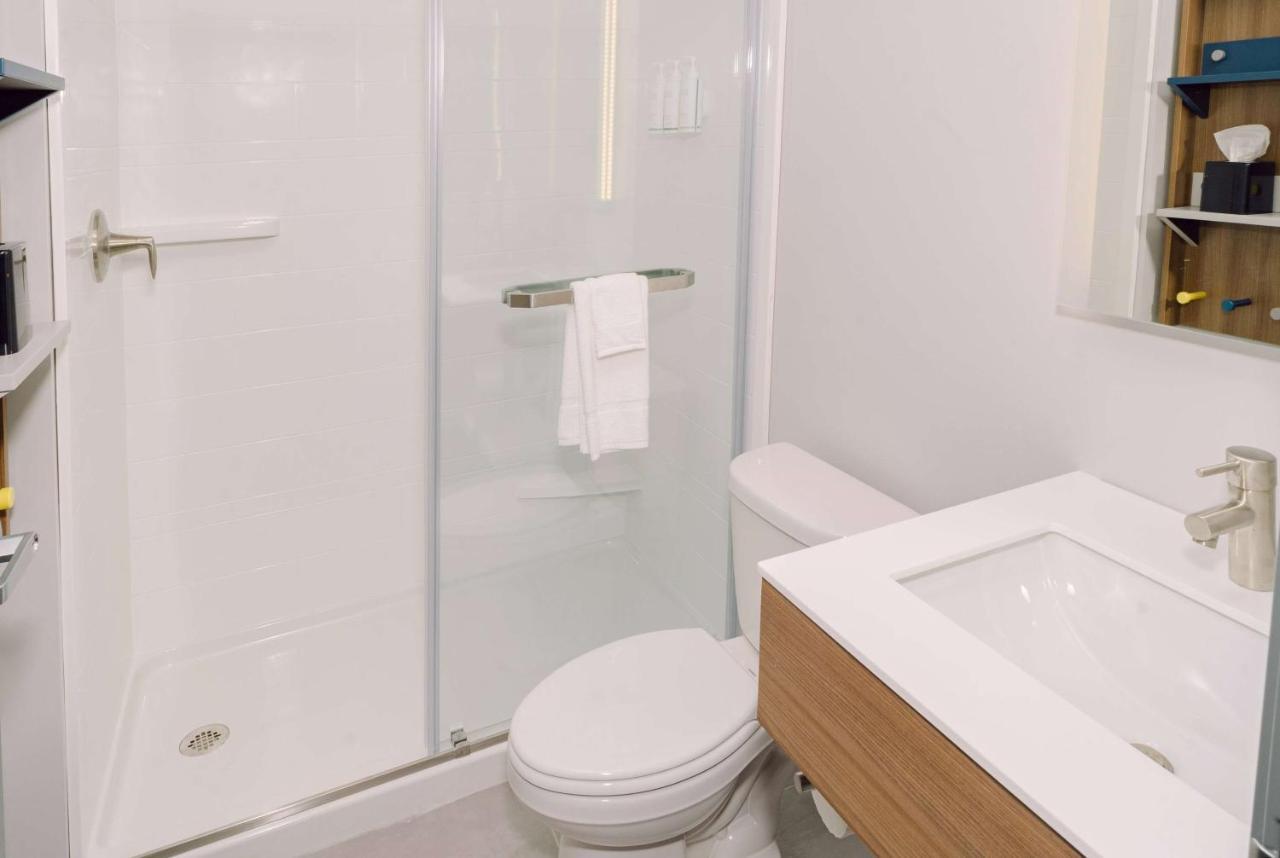 Microtel Inn & Suites By Wyndham Macedon Екстер'єр фото