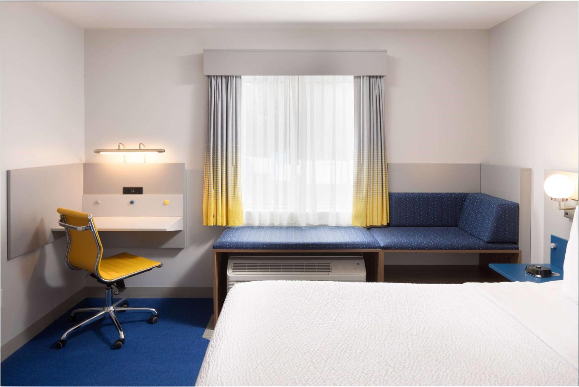 Microtel Inn & Suites By Wyndham Macedon Екстер'єр фото