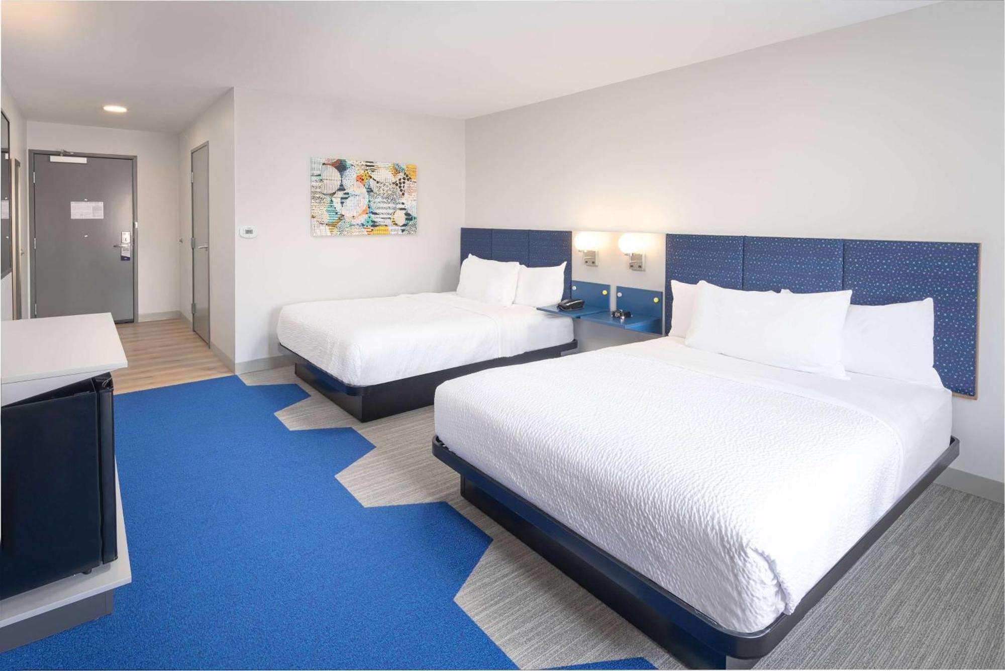 Microtel Inn & Suites By Wyndham Macedon Екстер'єр фото